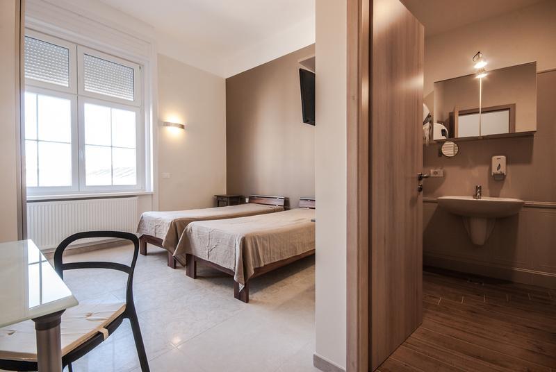 Empedocle Comfort Suite Superior Budapest Esterno foto